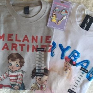 Melanie Martinez T-shirts & Pin Pack
